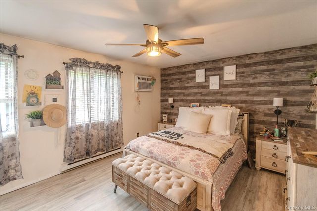6702 Chelsea Cove N, Hopewell Junction, NY 12533
