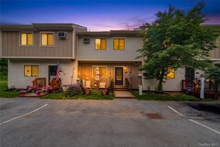 6702 Chelsea Cove N, Hopewell Junction, NY 12533