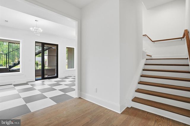 1917 KENBAR CT, Mclean, VA 22101