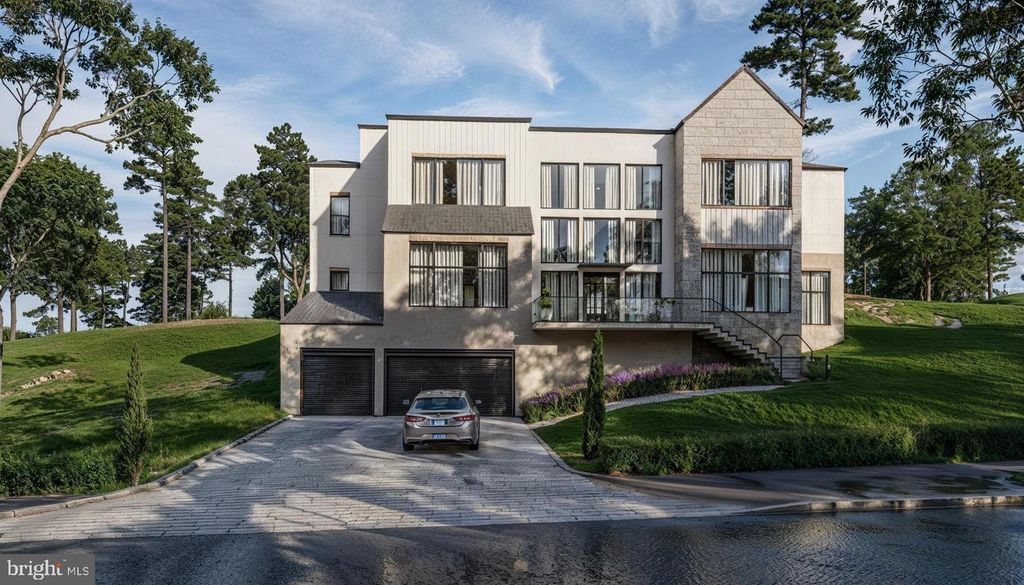 1917 KENBAR CT, Mclean, VA 22101