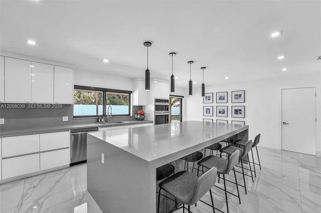 8820 SW 182nd Ter, Palmetto Bay, FL 33157