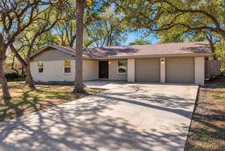 5704 Parkwood DR, Austin, TX 78735