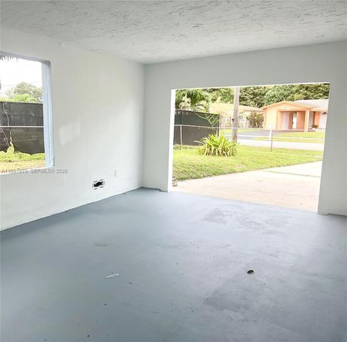 931 NW 35th Ave, Lauderhill, FL 33311