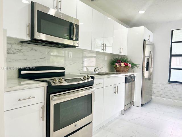 931 NW 35th Ave, Lauderhill, FL 33311