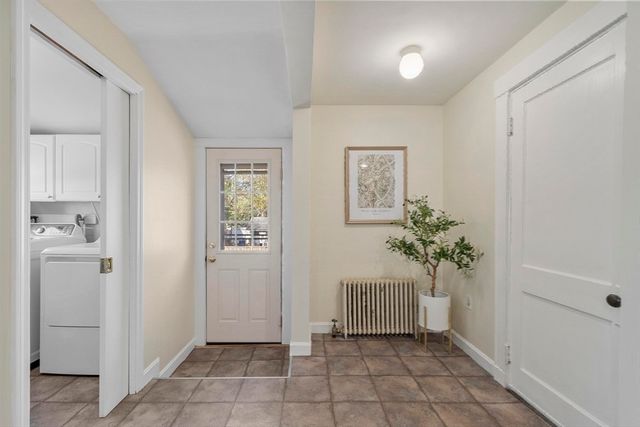 54 Pratt St, Reading, MA 01867