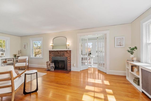 54 Pratt St, Reading, MA 01867