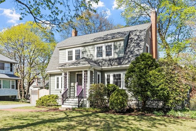 54 Pratt St, Reading, MA 01867