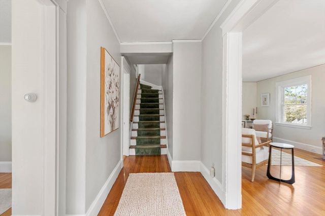 54 Pratt St, Reading, MA 01867