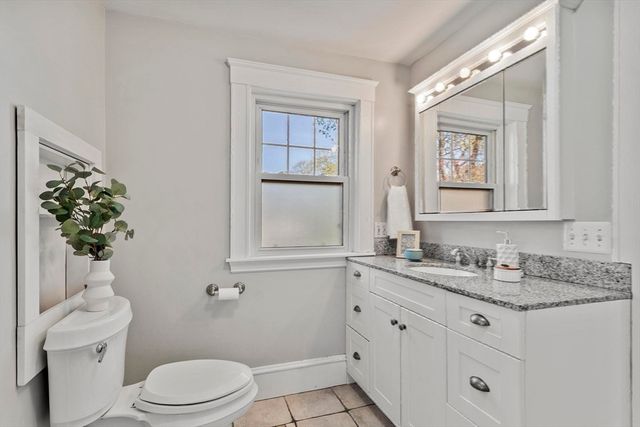 54 Pratt St, Reading, MA 01867