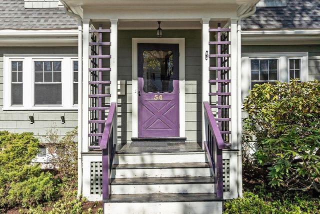 54 Pratt St, Reading, MA 01867