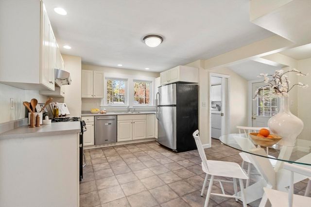 54 Pratt St, Reading, MA 01867