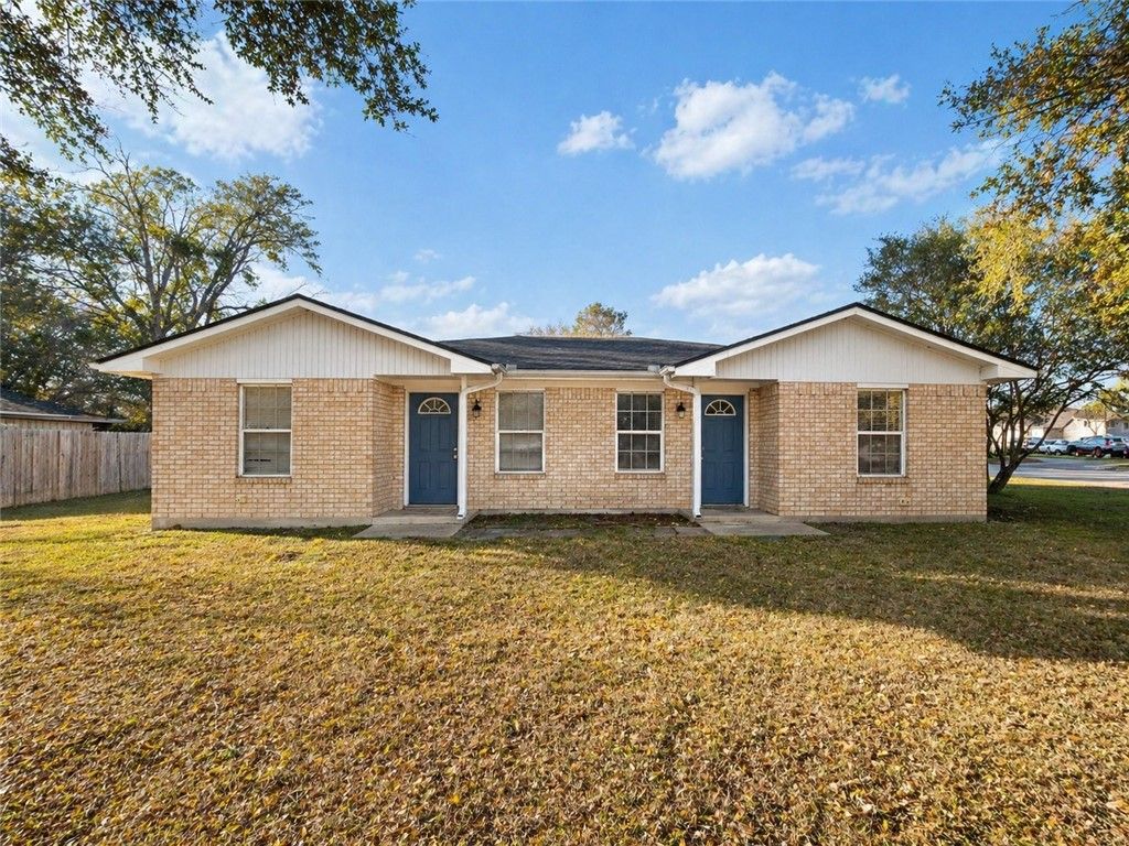 1613 Southwest Parkway, College Station, TX 77840