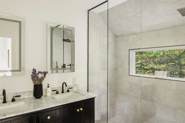 181 Lockwood Road, Claverack, NY 12521