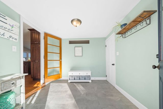 7 Rainbow Ter, Danvers, MA 01923