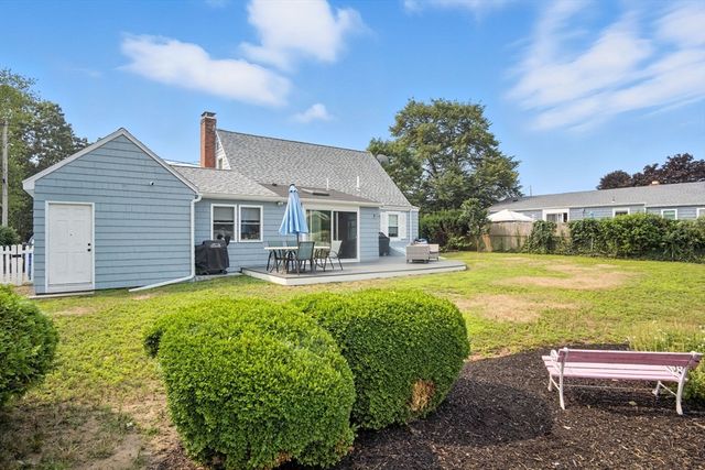 7 Rainbow Ter, Danvers, MA 01923