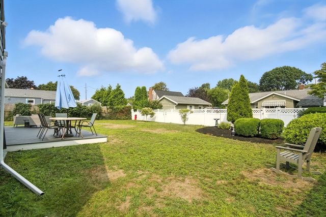 7 Rainbow Ter, Danvers, MA 01923