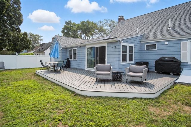 7 Rainbow Ter, Danvers, MA 01923