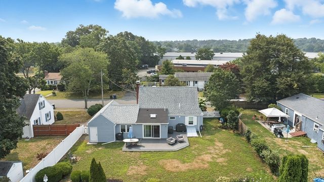 7 Rainbow Ter, Danvers, MA 01923