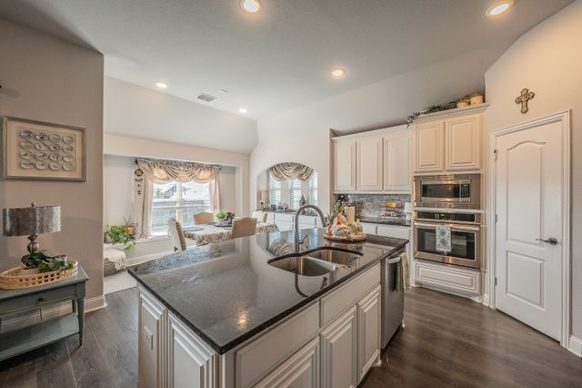 1036 Kingston Drive, Godley, TX 76044