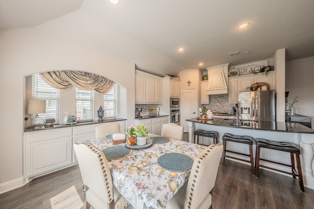 1036 Kingston Drive, Godley, TX 76044