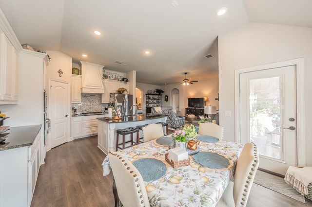 1036 Kingston Drive, Godley, TX 76044