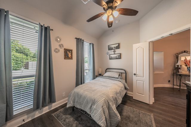 1036 Kingston Drive, Godley, TX 76044