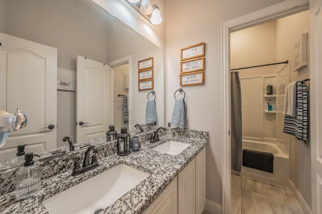1036 Kingston Drive, Godley, TX 76044