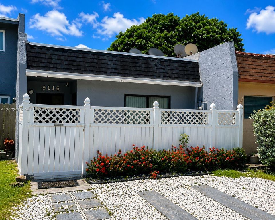 9116 NW 35th Pl 0, Sunrise, FL 33351