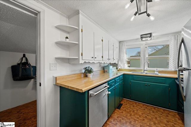 6 Fuller Street, Pelzer, SC 29669