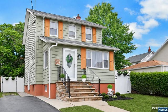35 Colling Avenue, Rochelle Park, NJ 07662