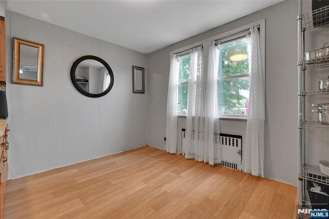 35 Colling Avenue, Rochelle Park, NJ 07662