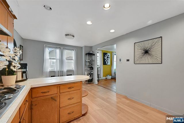35 Colling Avenue, Rochelle Park, NJ 07662
