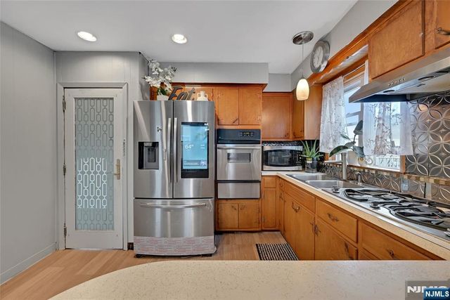 35 Colling Avenue, Rochelle Park, NJ 07662