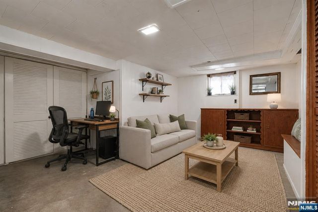 35 Colling Avenue, Rochelle Park, NJ 07662