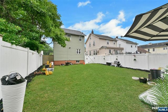35 Colling Avenue, Rochelle Park, NJ 07662