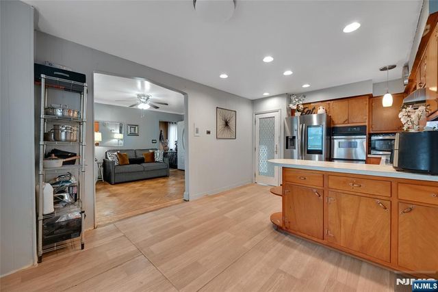 35 Colling Avenue, Rochelle Park, NJ 07662