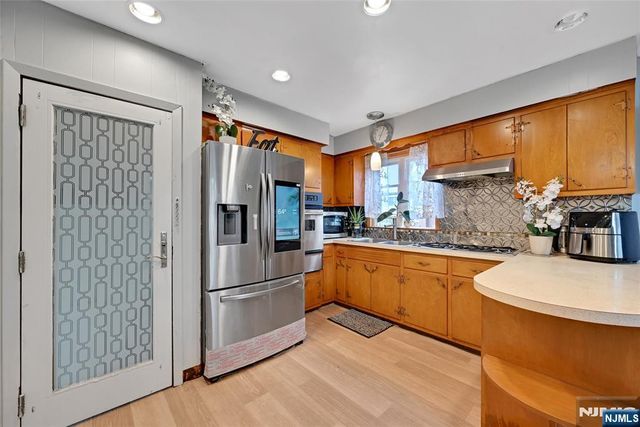 35 Colling Avenue, Rochelle Park, NJ 07662