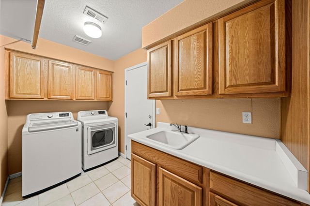 5116 Camden Rd, Rocklin, CA 95765