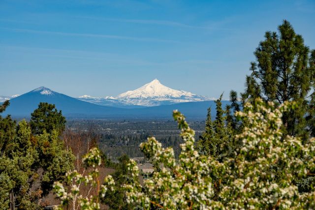 1265 NW Remarkable Drive, Bend, OR 97703