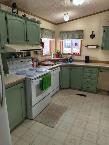 235 N Roosevelt Street, Merrill, OR 97633