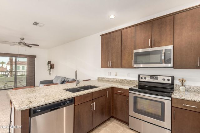 2511 W QUEEN CREEK Road 239, Chandler, AZ 85248