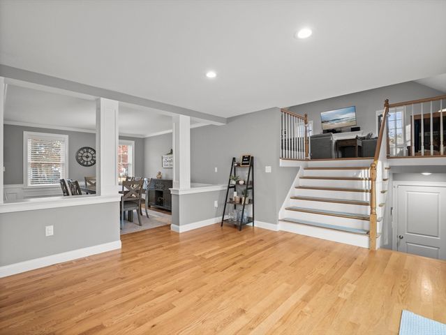 10 Greenville St, Billerica, MA 01821