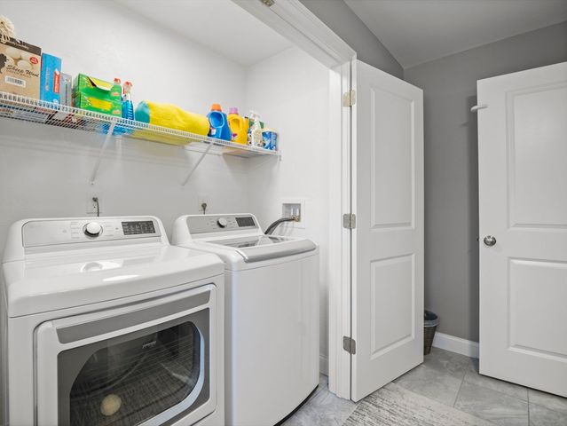 10 Greenville St, Billerica, MA 01821