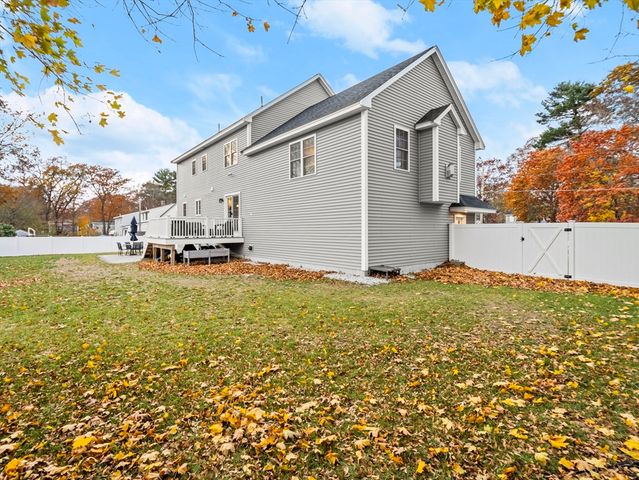 10 Greenville St, Billerica, MA 01821