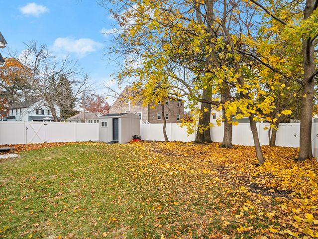 10 Greenville St, Billerica, MA 01821