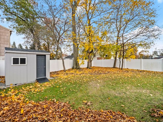 10 Greenville St, Billerica, MA 01821