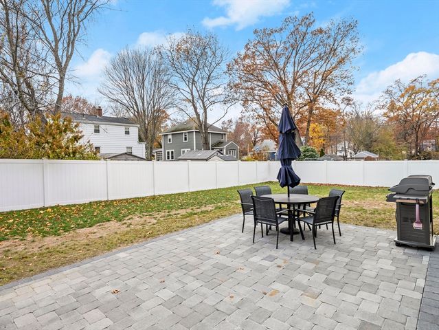 10 Greenville St, Billerica, MA 01821