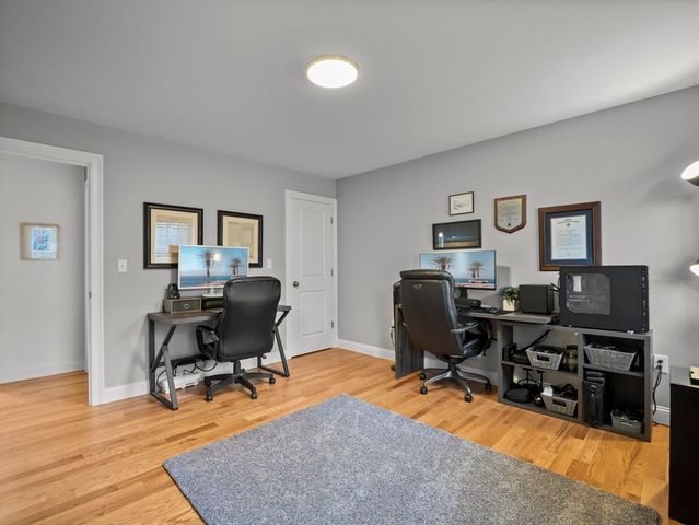 10 Greenville St, Billerica, MA 01821