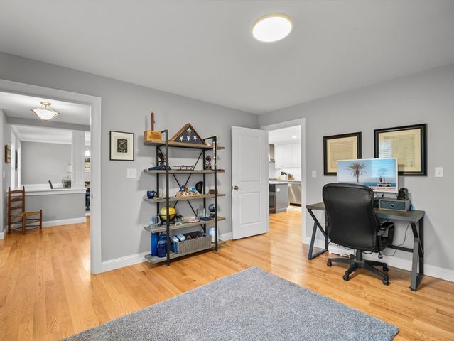 10 Greenville St, Billerica, MA 01821