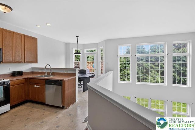 1071 King Way, Upper Macungie Twp, PA 18031